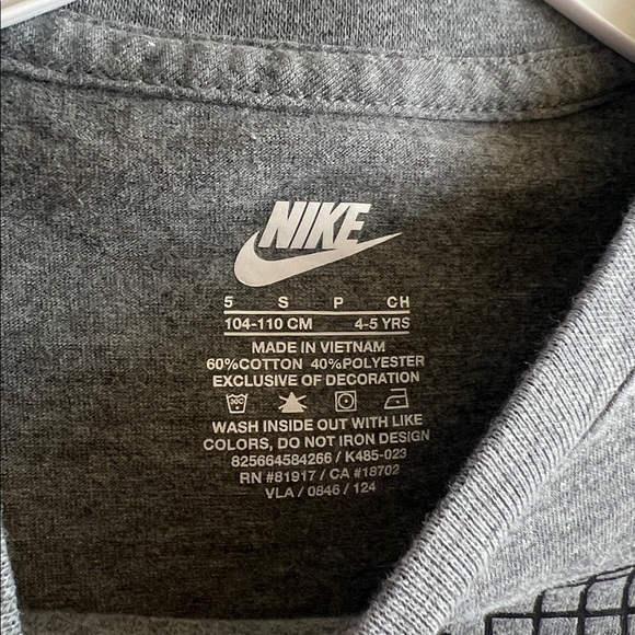 Nike Clothes for Boys - Picture 3 of 7